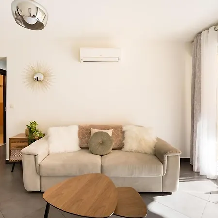 Appartamento Air Conditioned Apartment, 3 Min Walk To The Beaches, Garage