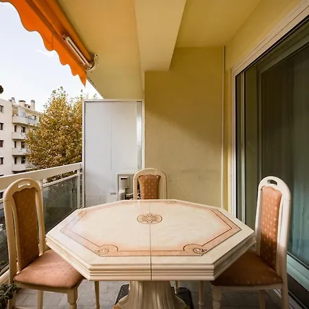 Appartamento Air Conditioned Apartment, 3 Min Walk To The Beaches, Garage