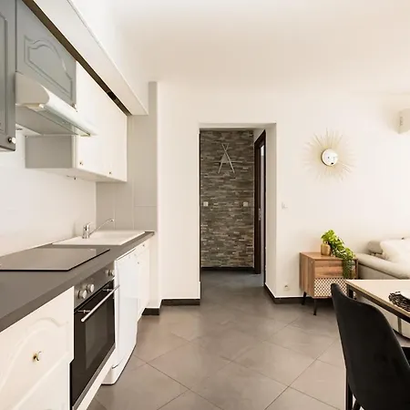 Air Conditioned Apartment, 3 Min Walk To The Beaches, Garage Appartamento Antibes